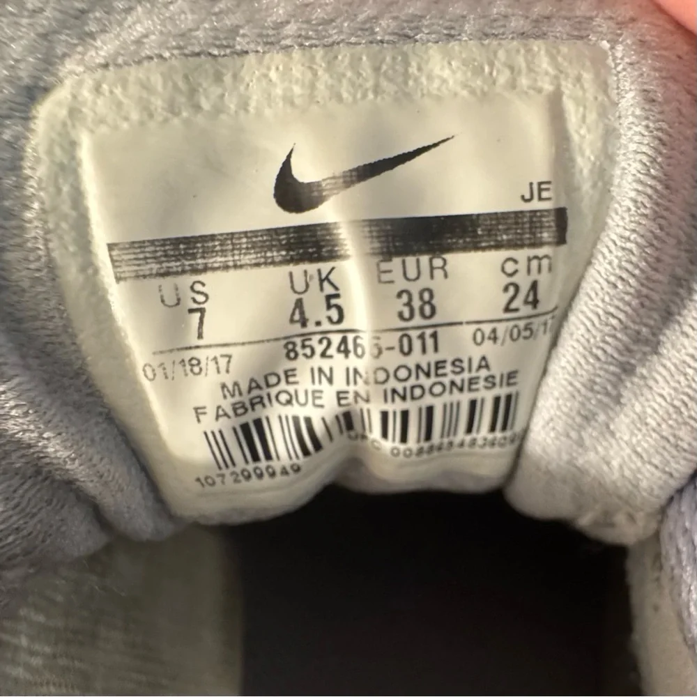 Women's Size 7 Nike Downshifter 7‎ Sneaker Cool Grey/Hyper Violet 852466-011 EUC
